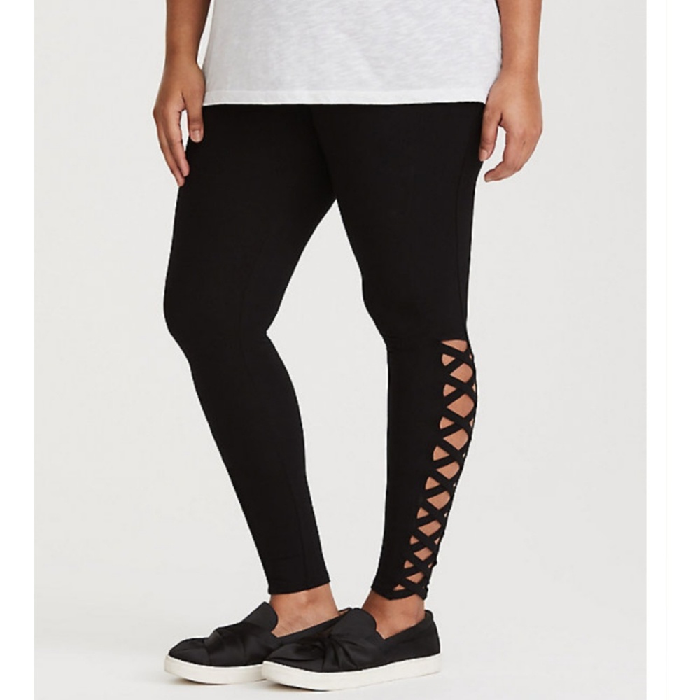 New Torrid black lattice leggings - Picture 3 of 3